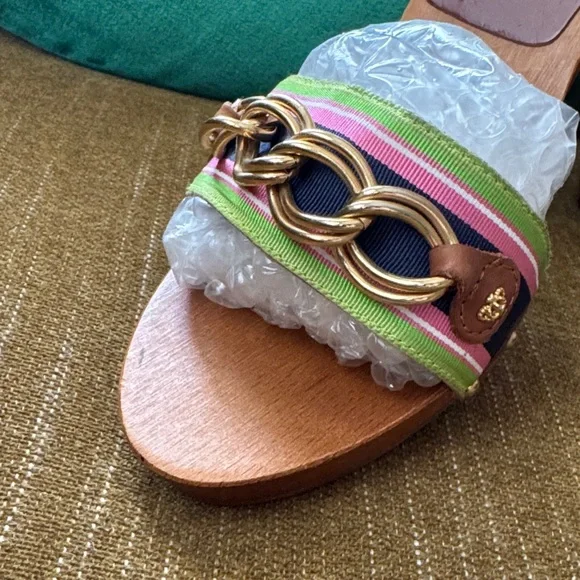 Juicy Couture Wooden Heel Mules with Gold Chain - Picture 5 of 12